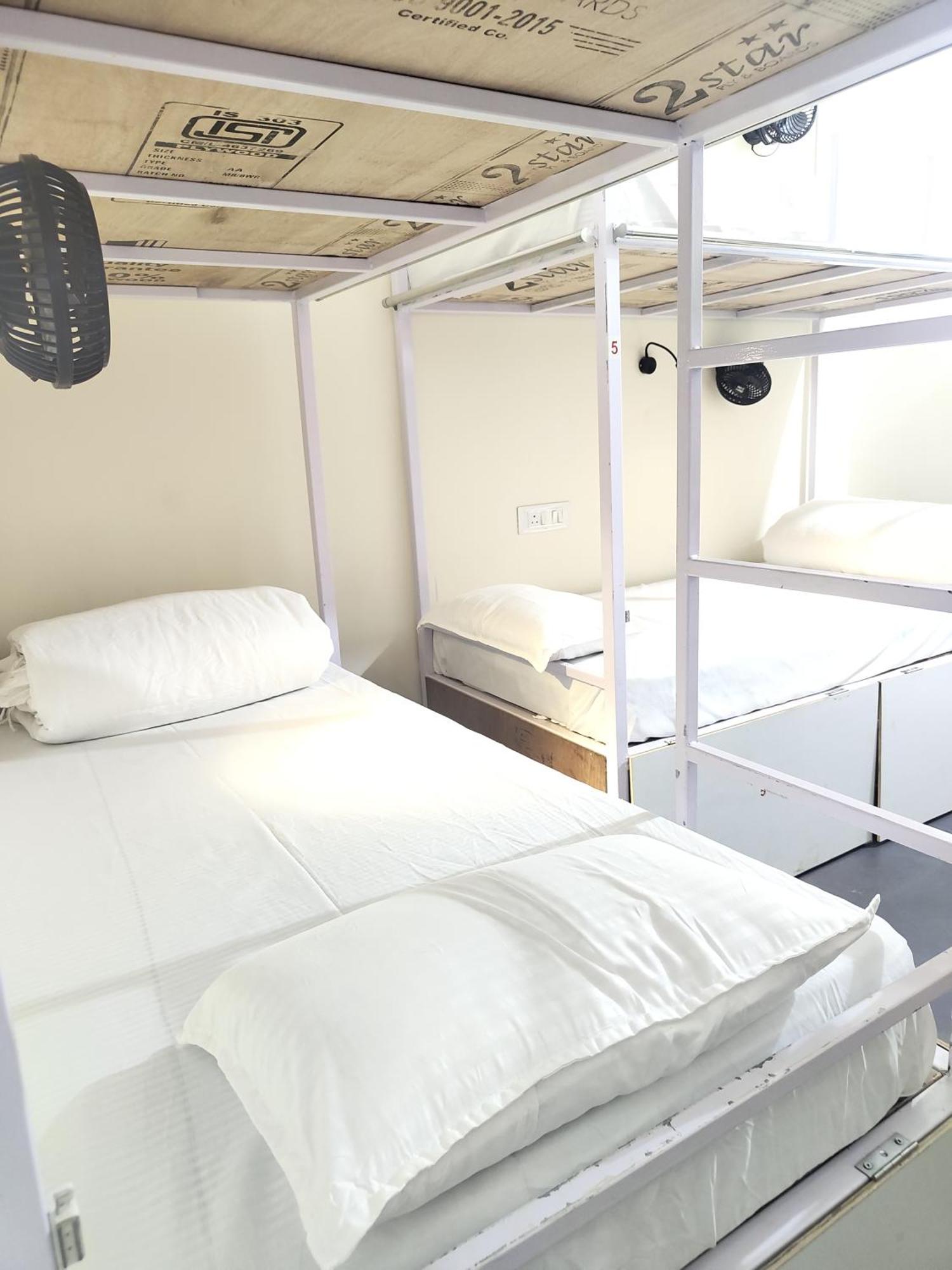 Hot - House Of Travellers, Vagatorホステル 部屋 写真